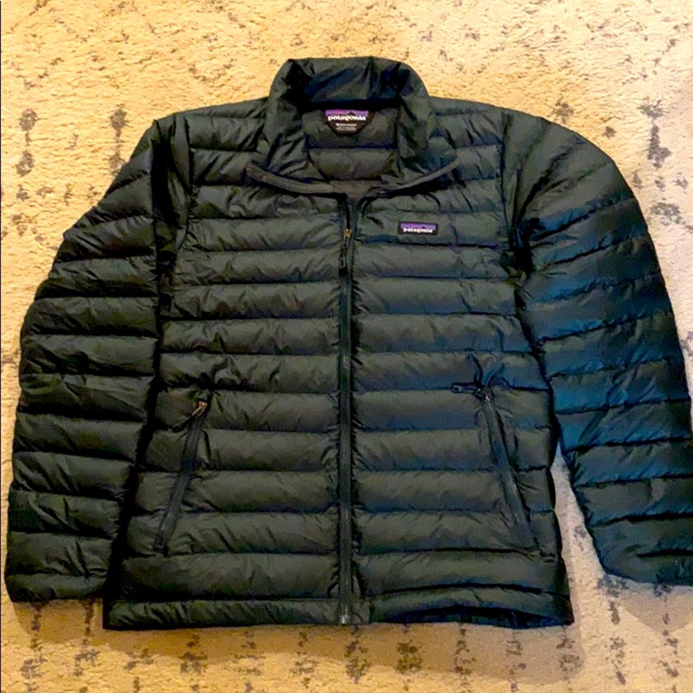 Men’s Lightweight Patagonia Down Jacket
